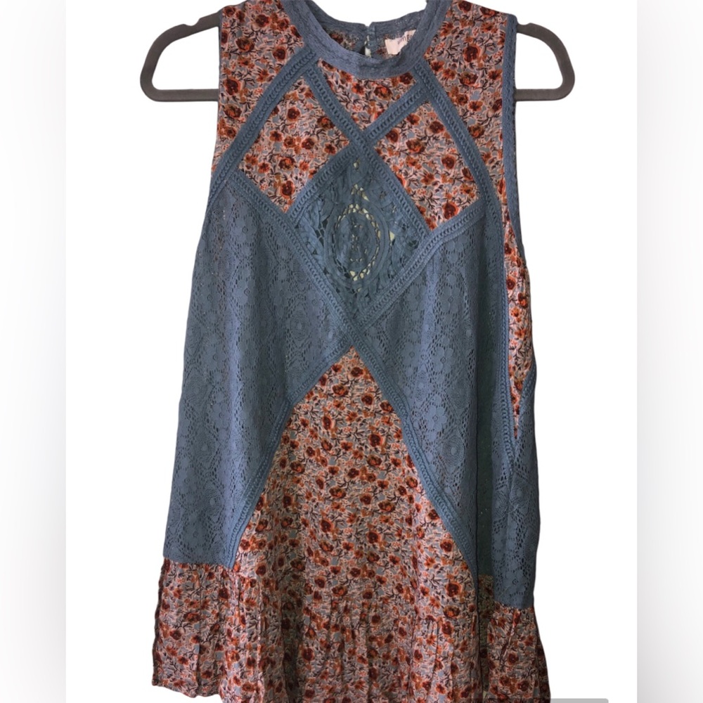 Large Umgee Blue and brown flowers Top